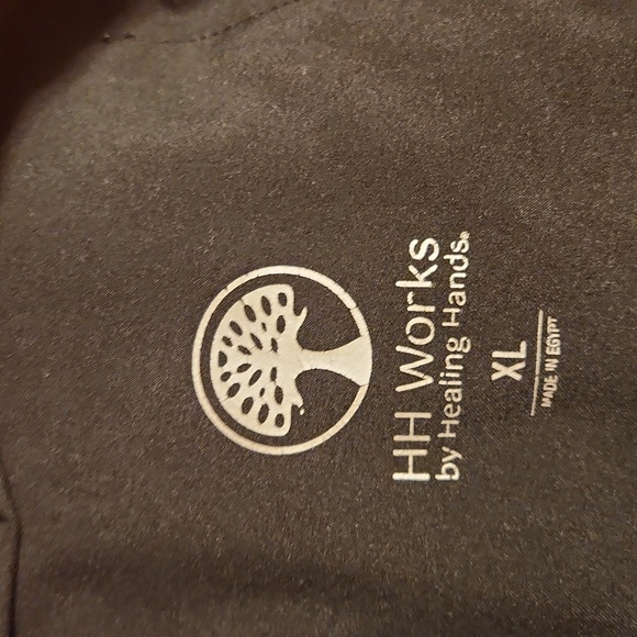 Healing Hands Scrubs - Picture 2 of 4